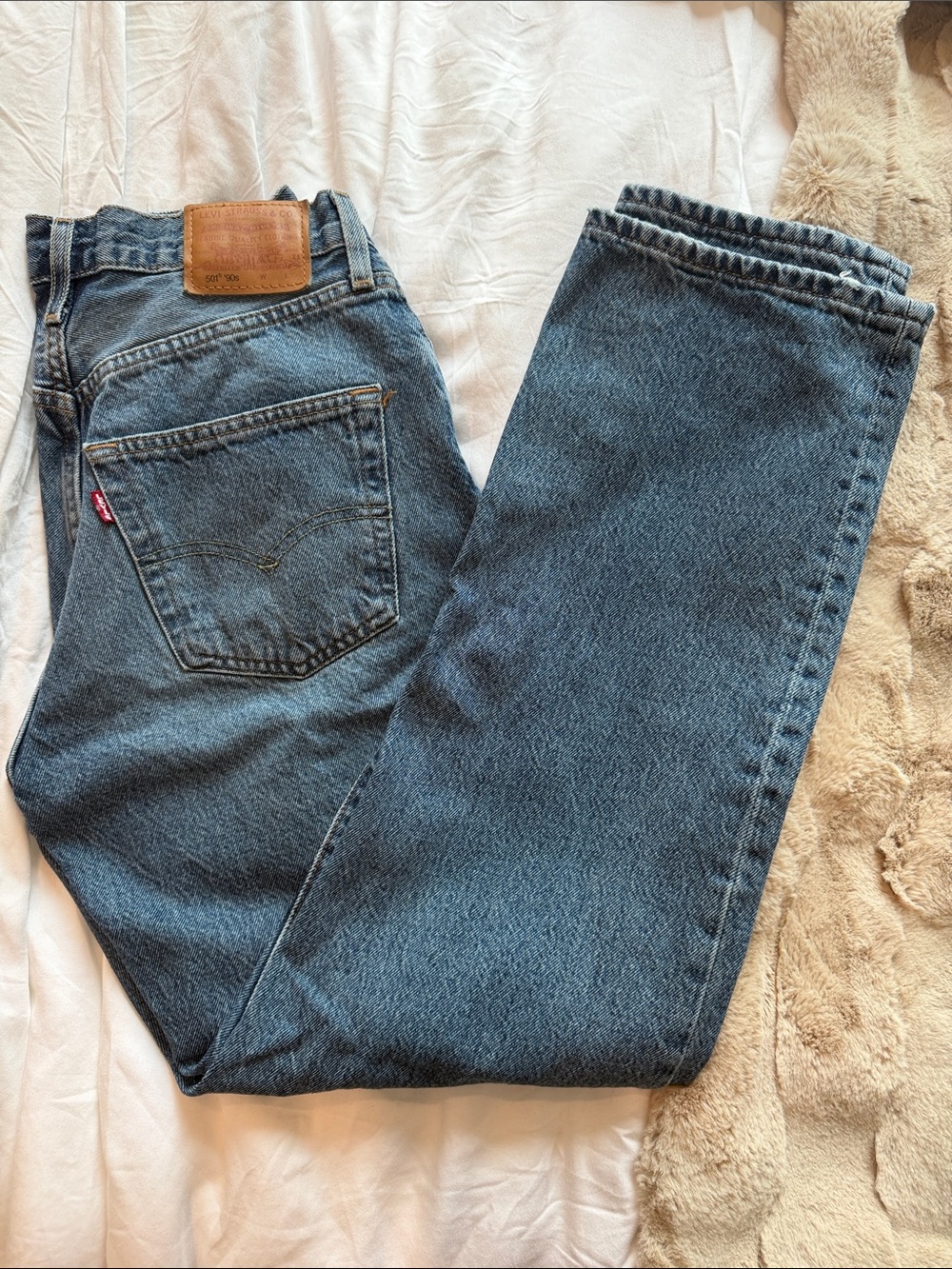 Aritzia x Levi's 501 90’s Jean in Not My News Channel - Size 26